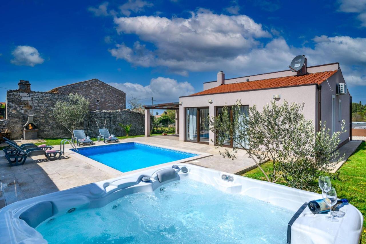 Bobo Family House With Pool Villa Vodnjan Eksteriør billede