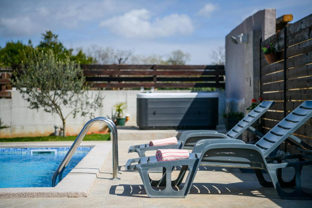 Bobo Family House With Pool Villa Vodnjan Eksteriør billede